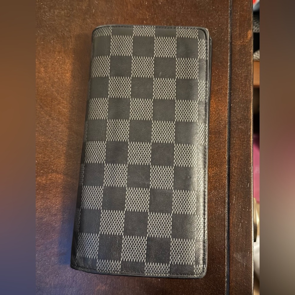 LV men’s wallet